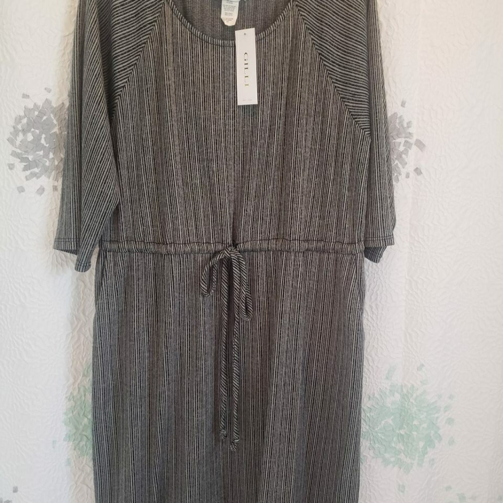 Gilli Black and Gray Long Sleeve Dress